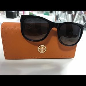 🎉Price drop!!🎉 ToryBurch sunglasses